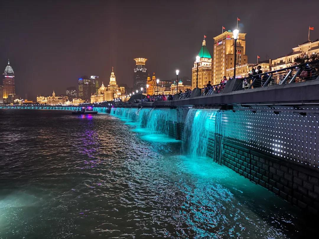 “上海·不夜的精彩”，，，，，，看进博会怎样打造黄浦江水中的高防水性照明！